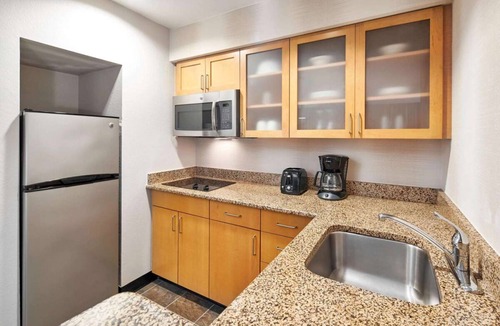 Parole House | Spacious Good-Value Accommodation! w/Outdoor Pool, Pet-Friendly, Free Parking