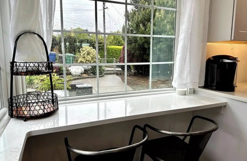 Southeast Magnolia House | SPACIOUS HOME in Quiet Neighborhood