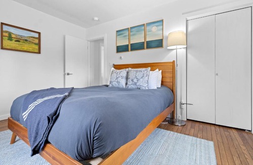 Cushing House | Spacious House with Modern Comforts and Nature