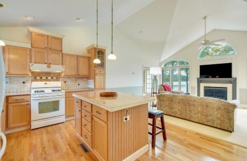 Chetek House | Spacious Lakefront New Auburn Home w/Sunroom