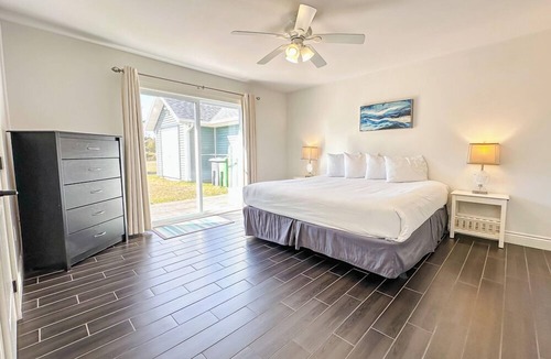 Stanley Bridge Villa | Spacious PEI Villa with Full Kitchen and Resort Style Amenities