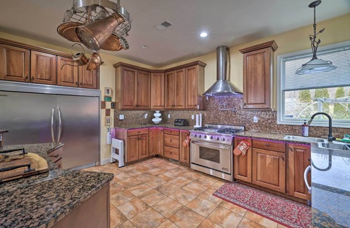 Effort House | Spacious Poconos Vacation Rental w/Game Room