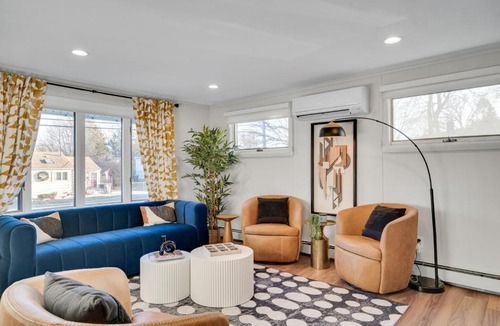 Framingham House | Spacious Poolside Boston Stay Sleeps 8 Pet Friendly