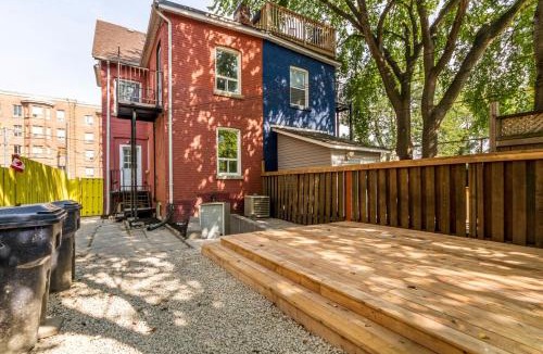 Parkdale House | Spacious Room with Large TV & Standing Desk