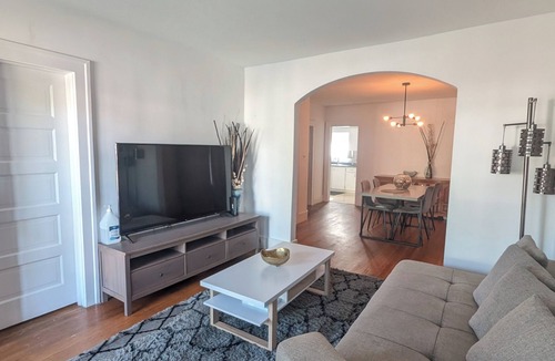 Walkerville Apartment | Spacious Two Bedroom Suite Perfect For Longer Stays Sleeps 4