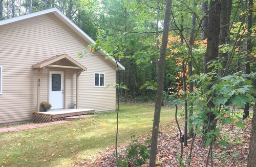 Traverse City House | Spacious Up North Cottage Nested in the Tall Timbers