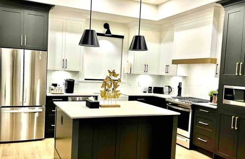 Willoughby House | Sparsh Villas - Glamorous & Luxurious Family Home