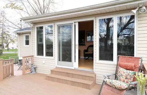 South Valley Stream House | Spectacular 4-bedroom home with private attached bathroom