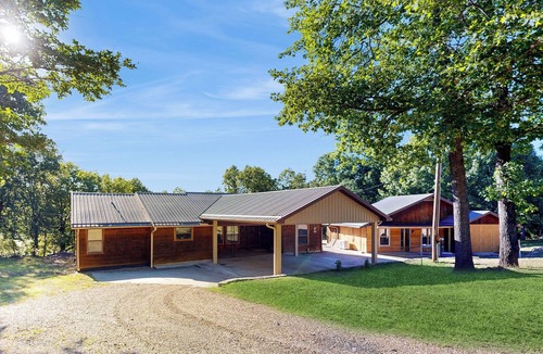 Hoyt House | Sprawling Eufaula Lake Sanctuary w/ Dock!
