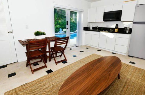 South Corals Apartment | Spring Break | Elegant flat Apartment | Pool available |Free Bikes