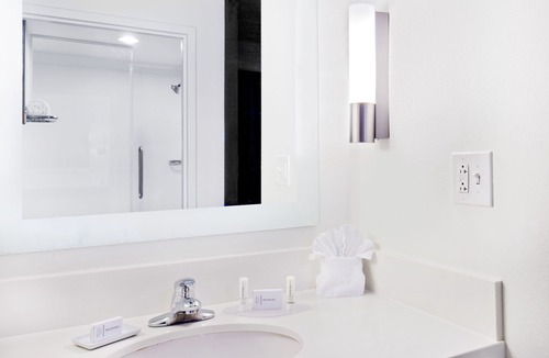 Greenbrier East Hotel | SpringHill Suites by Marriott Chesapeake Greenbrier