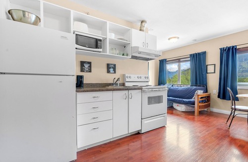 Squamish Hotel | Squamish Adventure Inn