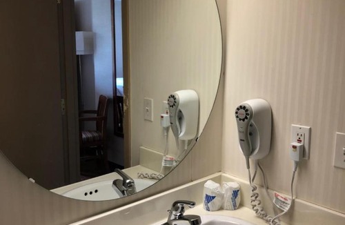 St. Albert Hotel | St. Albert Inn & Suites
