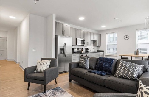 East Walnut HIlls Apartment | Stay Central! Modern Condo Near Entertainment