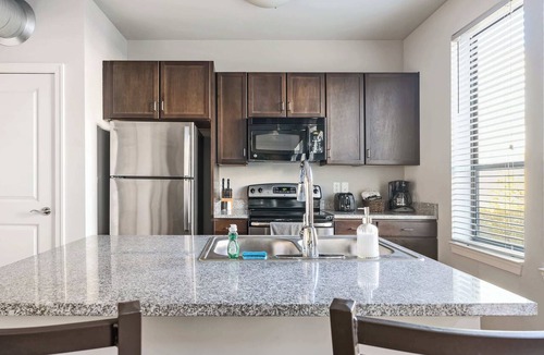 Mile Square Apartment | Stay Downtown! Modern Indy Condo w/Free Parking