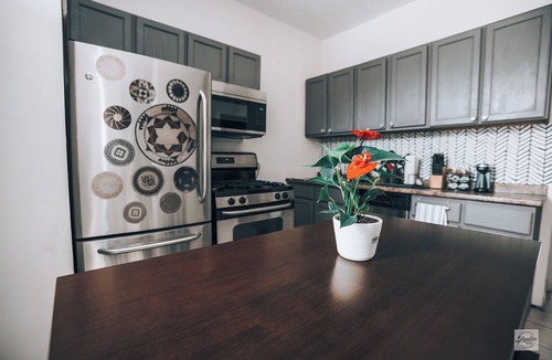 Pulaski Park Hostel | STAY