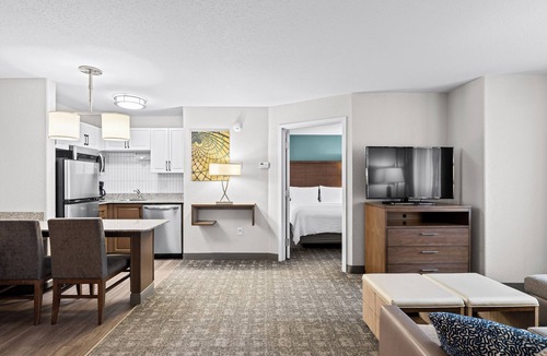 Calgary Hotel | Staybridge Suites Calgary Airport by IHG