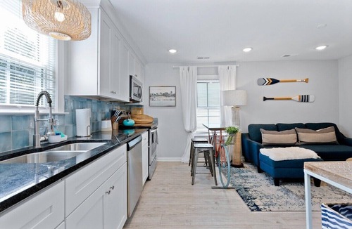 Downtown Apartment | Step into our inviting 1-bedroom apartment, your extended stay oasis