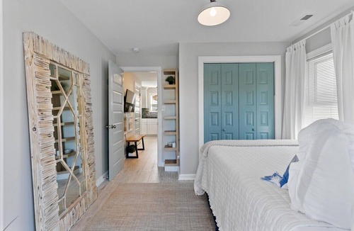 Downtown Apartment | Step into our inviting 1-bedroom apartment, your extended stay oasis