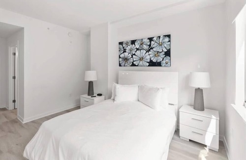 NoMa Hotel | Steps from Metro | 24/7 concierge | Heart of Noma