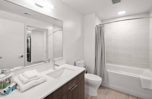 NoMa Hotel | Steps from Metro | 24/7 concierge | Heart of Noma