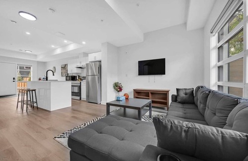Crescent Heights House | Steps to Downtown-Crescent Heights