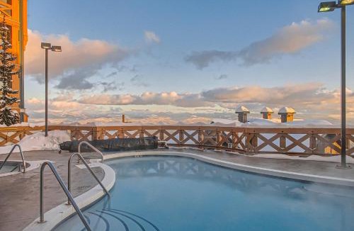 Big White Ski Resort Apartment | Stonegate Resort Unit B105