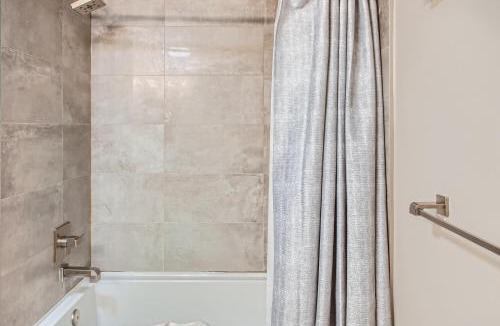 Big White Ski Resort Apartment | Stonegate Resort Unit B102