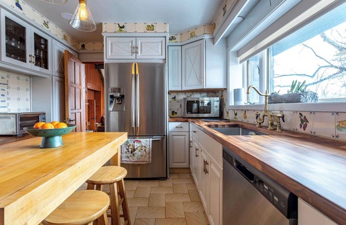 Rowland House | Stonehaven Catskills - Sauna, Riverfront & Family!