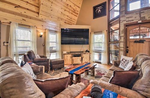 Kodak House | Strawberry Plains Cabin: Private Pond & Game Room!