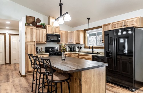 Superior House | Streamside Reflections-Quiet Home-Private Pond- Superior, MT