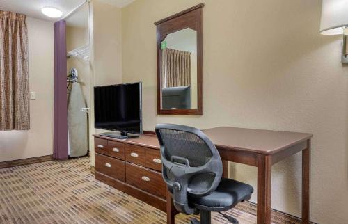 Germantown Hotel | Studio 6 Corporate Extended Stay Washington, D C Germantown MD