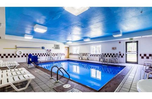 Southport Hotel | Studio 6 Indianapolis, IN - Southport