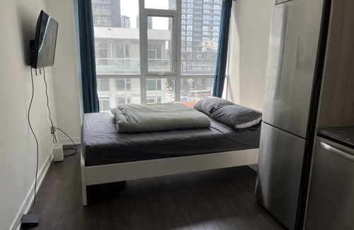 Fort York Apartment | Studio available in Liberty village