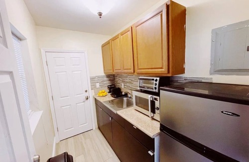 Pompano Beach Apartment | Studio Beach Haven Kitchen | Pool | Parking