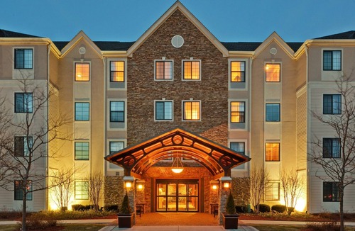 Northbrook Apartment | Studio | Free Breakfast! Heated Indoor Pool