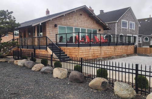 Seaside House | Stunning 4br Oceanfront on South Prom