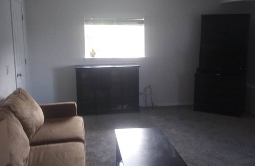 Lincoln Heights House | Stylish 2bd lower level apt in newer constructed south hill home