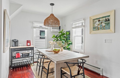 Highlands House | Stylish, Comfy & Bright 5★ Location Ocean Views 3 min ➡ Beach