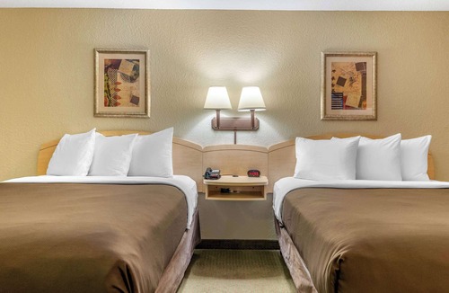 South Bend Hotel | Suburban Studios South Bend