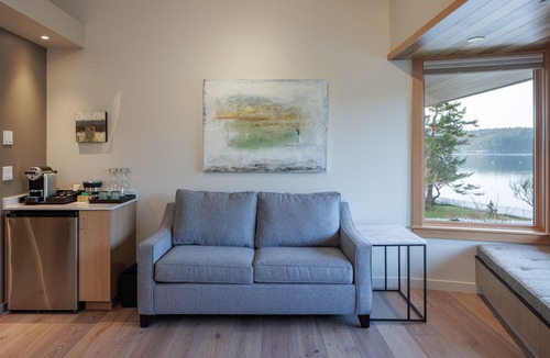Eastsound Hotel | Sucia - Dramatic Eastsound Bay View