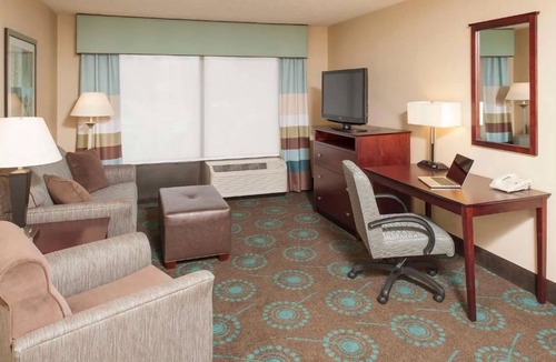 South Bend Hotel | Suite w/Full Kitchen & Free Breakfast – Ideal for Extended or Short Stays
