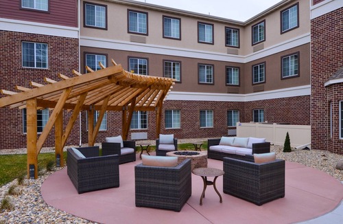 Sioux Falls Condo | Suite with Accessible Tub | Free Breakfast + Indoor Pool + Hot Tub