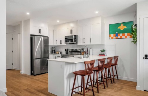 Invermere Villa | Summit Stay | Ground Floor | Central | AC | Pets