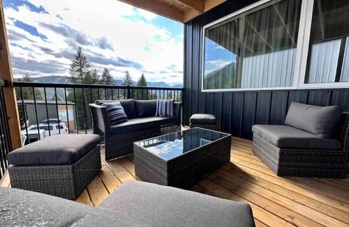 Blairmore Cabin | Sunrise Pines: a tiny escape to rest, relax and recharge.