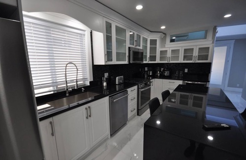 Sunset Apartment | Sunset Views Luxury 4 Bedroom Castle Home