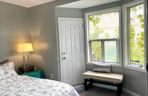 Corktown Apartment | Superb Spacious Loft Old Toronto near Distillery District