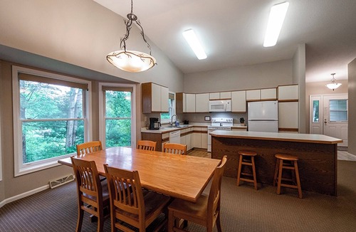 Cable Apartment | Telemark Point Lakefront Condo - 2br/2ba