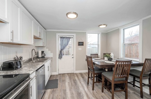 Latonia House | The Covington Cottage Modern 2 BDR Charmer
