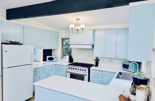 Corvallis House | The Crest and Bella Estates- Sleeps up to 21!